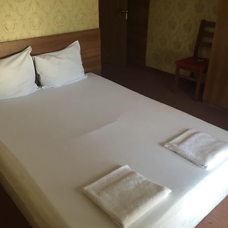 Irish Hotel Sumen Kültér fotó